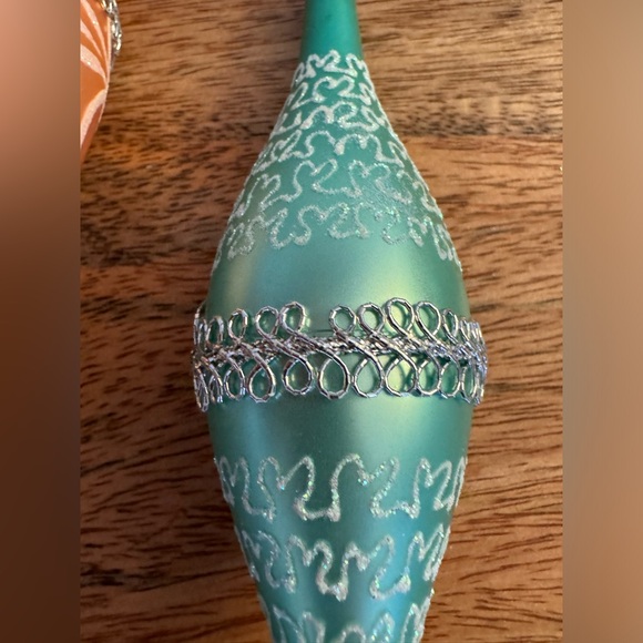 Set of 5 vintage Teardrop Christmas ornaments - Picture 6 of 9